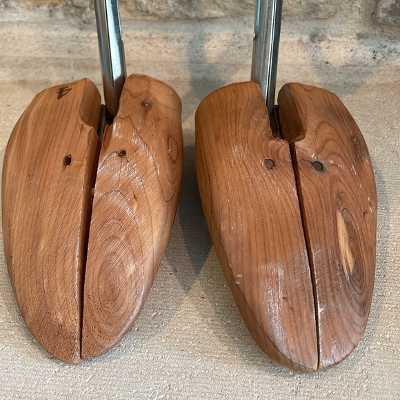 Vintage Florsheim Shoe Keeper Travel Tree Rochester Shoe Tree Split Toe #4 Cedar - Picture 3 of 6